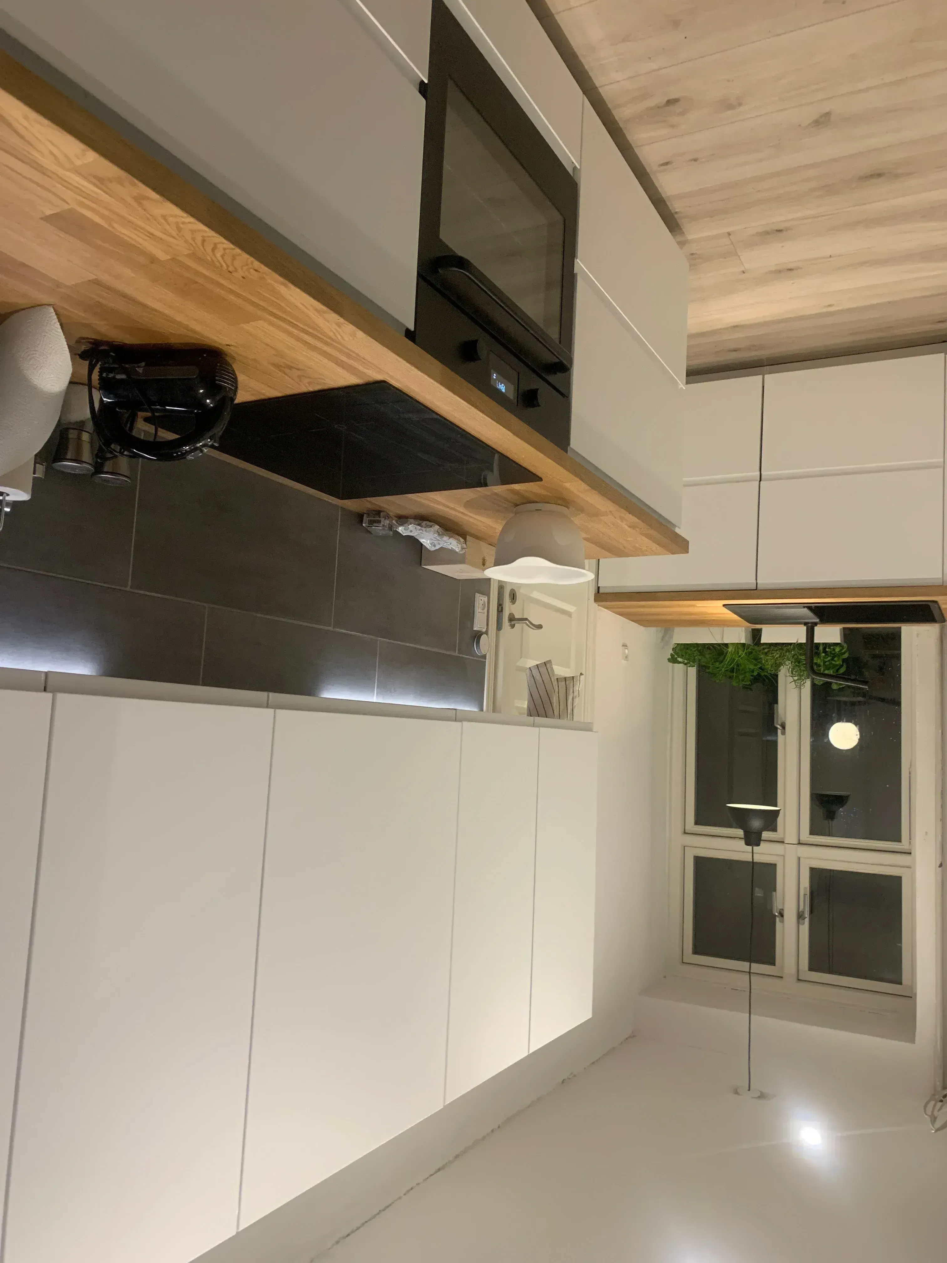 Færdigt køkken i lejlighedsrenovering, Ågade — Yderskov Arkitekter